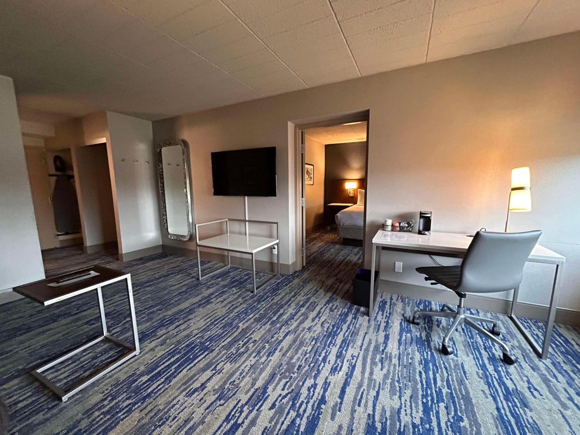 Skyline Hotel Detroit Airport, Surestay Collection By Best Western Romulus Extérieur photo